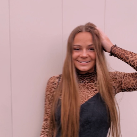 Meet your Posher, Allison - Picture 1 of 1